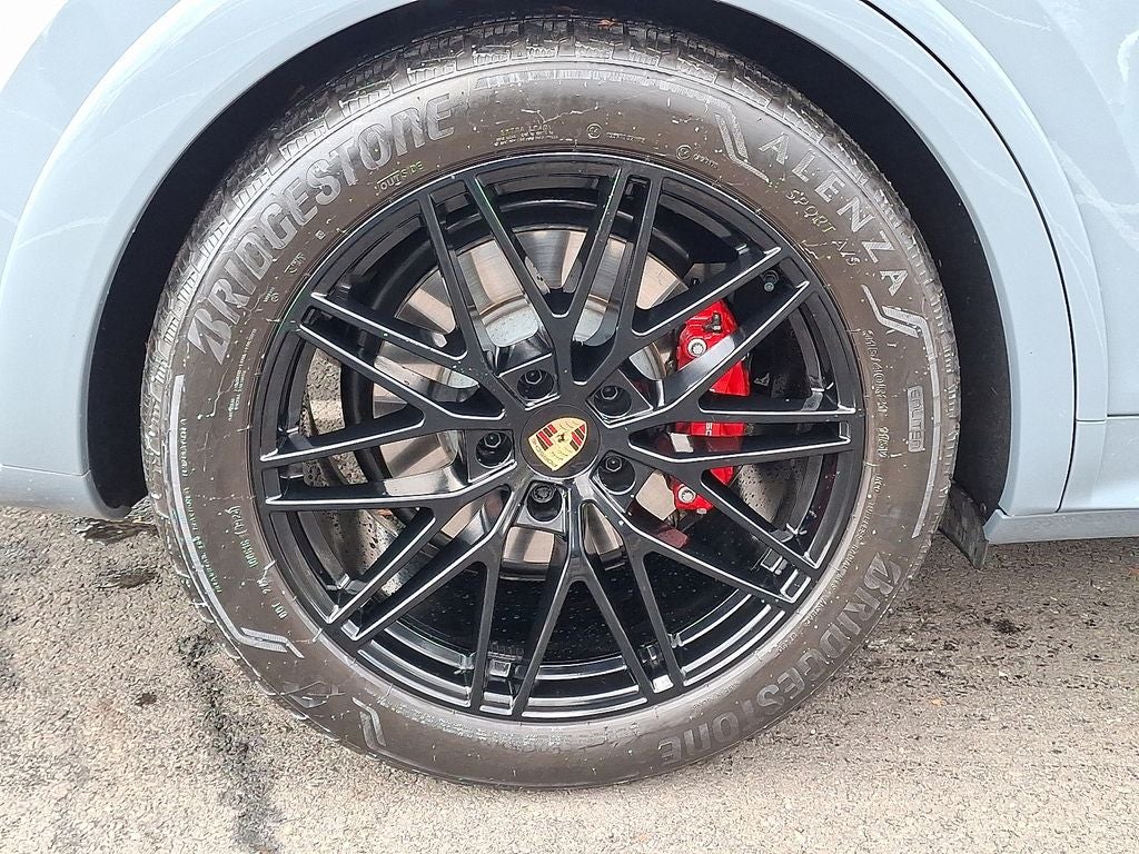 2025 Porsche Cayenne Coupe GTS