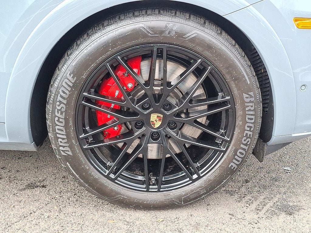 2025 Porsche Cayenne Coupe GTS