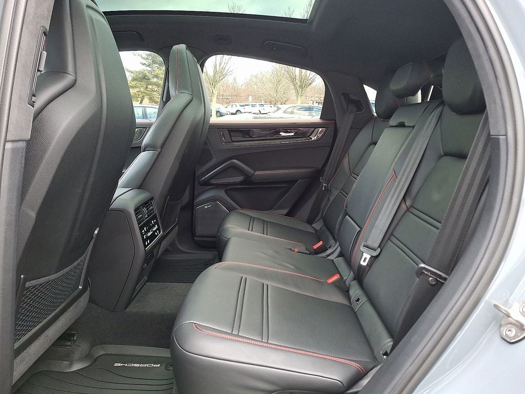 2025 Porsche Cayenne Coupe GTS