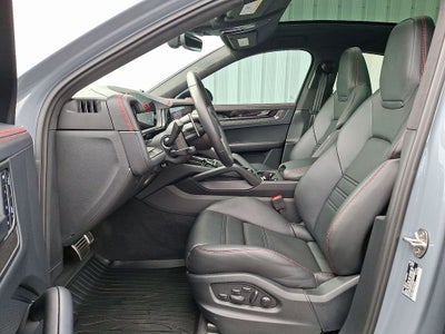2025 Porsche Cayenne Coupe GTS