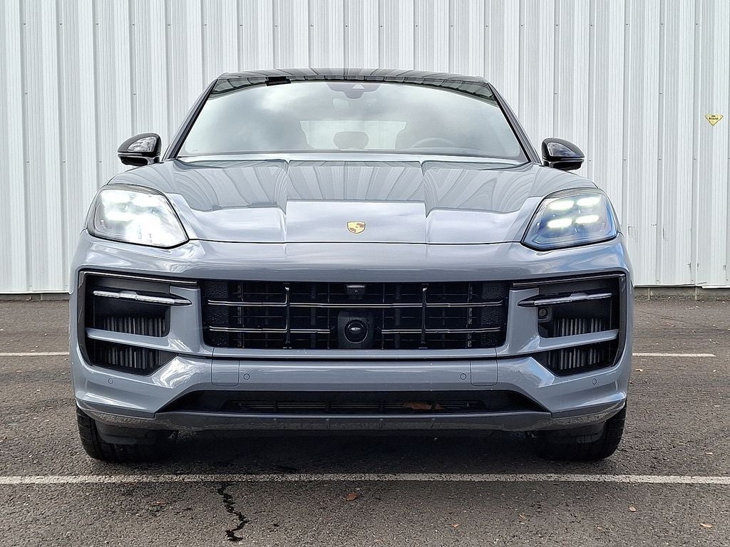 2025 Porsche Cayenne Coupe GTS