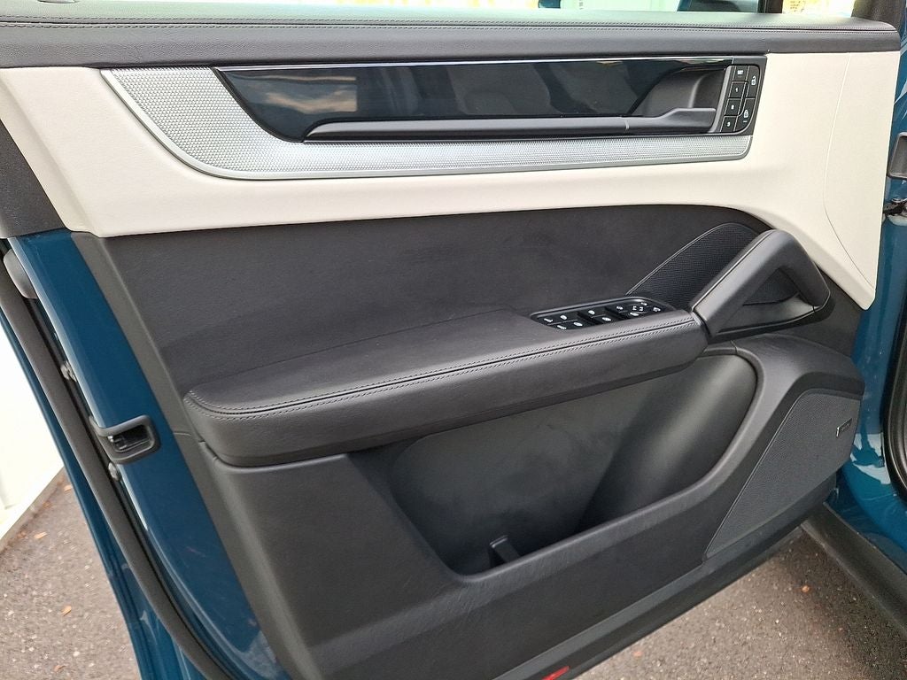 2024 Porsche Cayenne Coupe S