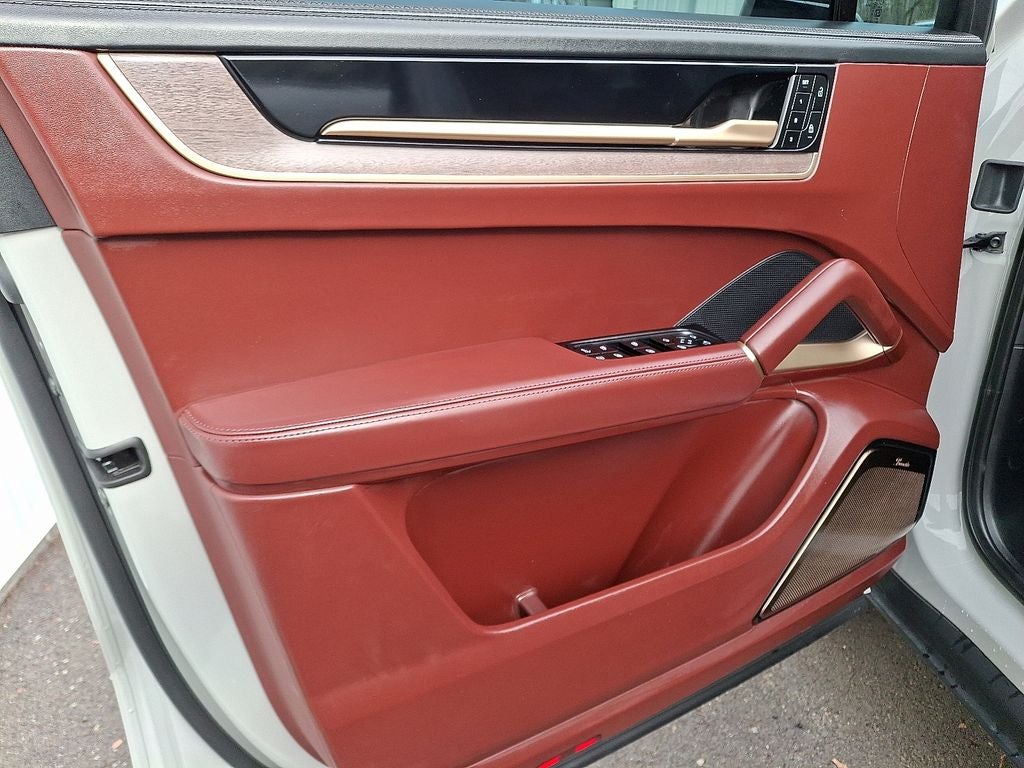 2025 Porsche Cayenne E-Hybrid Coupe Turbo