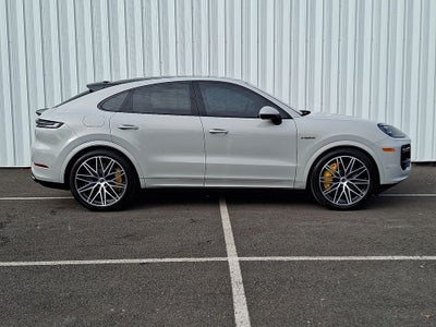 2025 Porsche Cayenne E-Hybrid Coupe Turbo