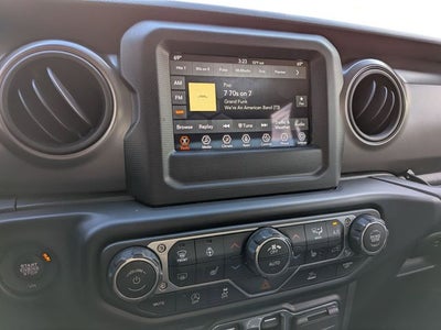 2022 Jeep Wrangler Unlimited Willys