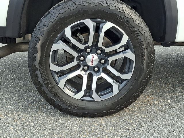 2024 GMC Canyon AT4