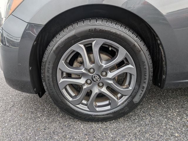 2020 Toyota Yaris LE