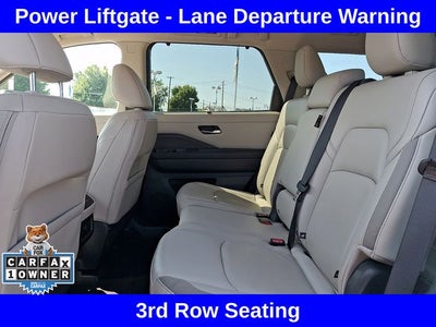 2023 Nissan Pathfinder SL