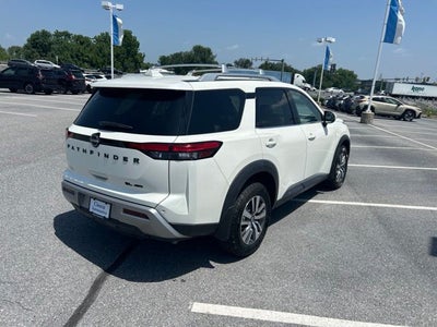 2023 Nissan Pathfinder SL