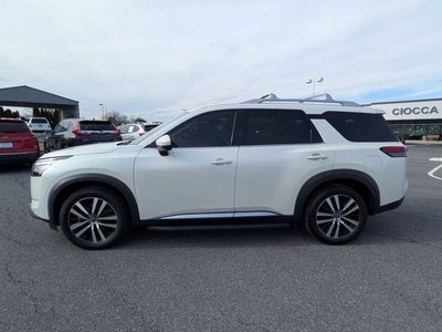 2023 Nissan Pathfinder Platinum