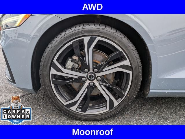 2024 Volvo S60 B5 Core Dark Theme