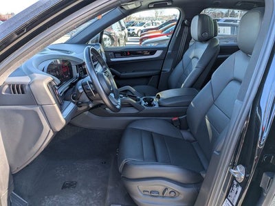 2024 Porsche Cayenne Base