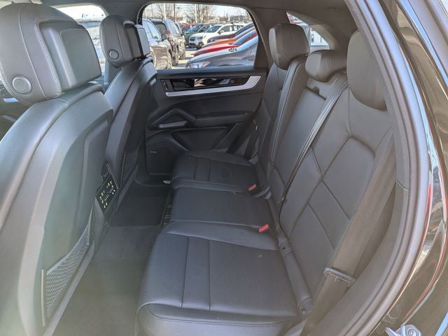 2024 Porsche Cayenne Base