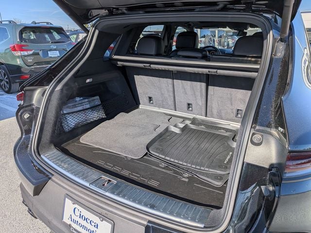 2024 Porsche Cayenne Base