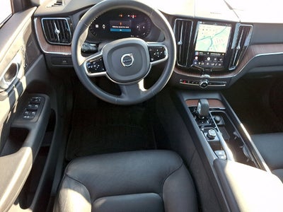 2023 Volvo XC60 B5 Plus Dark Theme