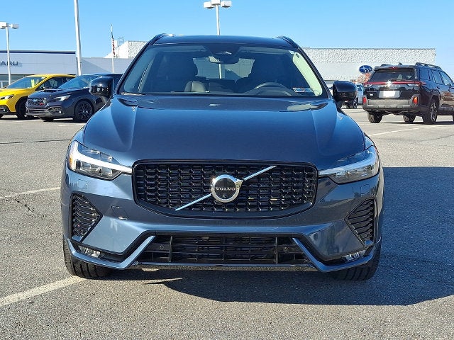 2023 Volvo XC60 B5 Plus Dark Theme