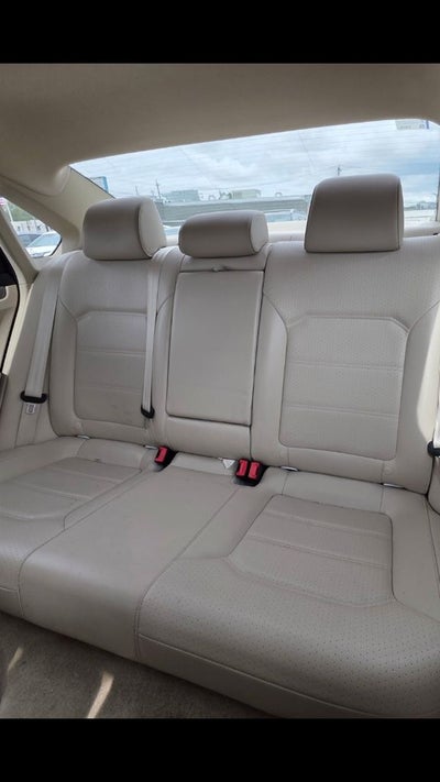 2015 Volkswagen Passat 1.8T SE