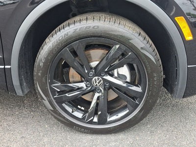2024 Volkswagen Tiguan 2.0T SE R-Line Black