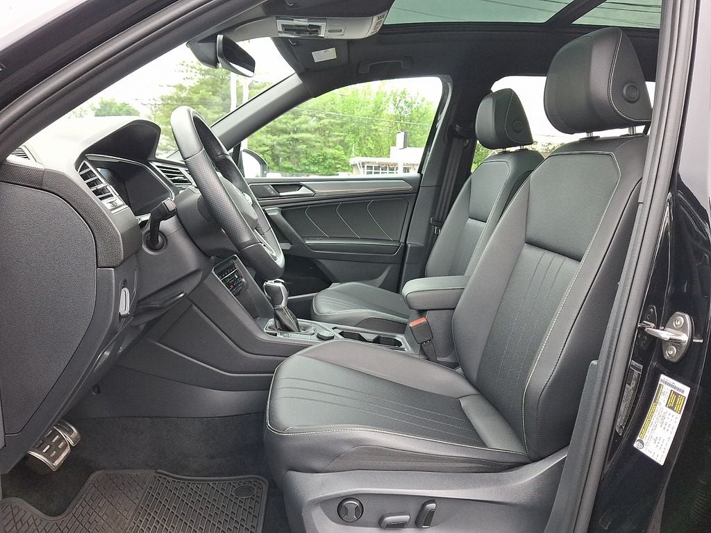 2024 Volkswagen Tiguan 2.0T SE R-Line Black