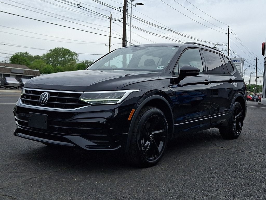 2024 Volkswagen Tiguan 2.0T SE R-Line Black