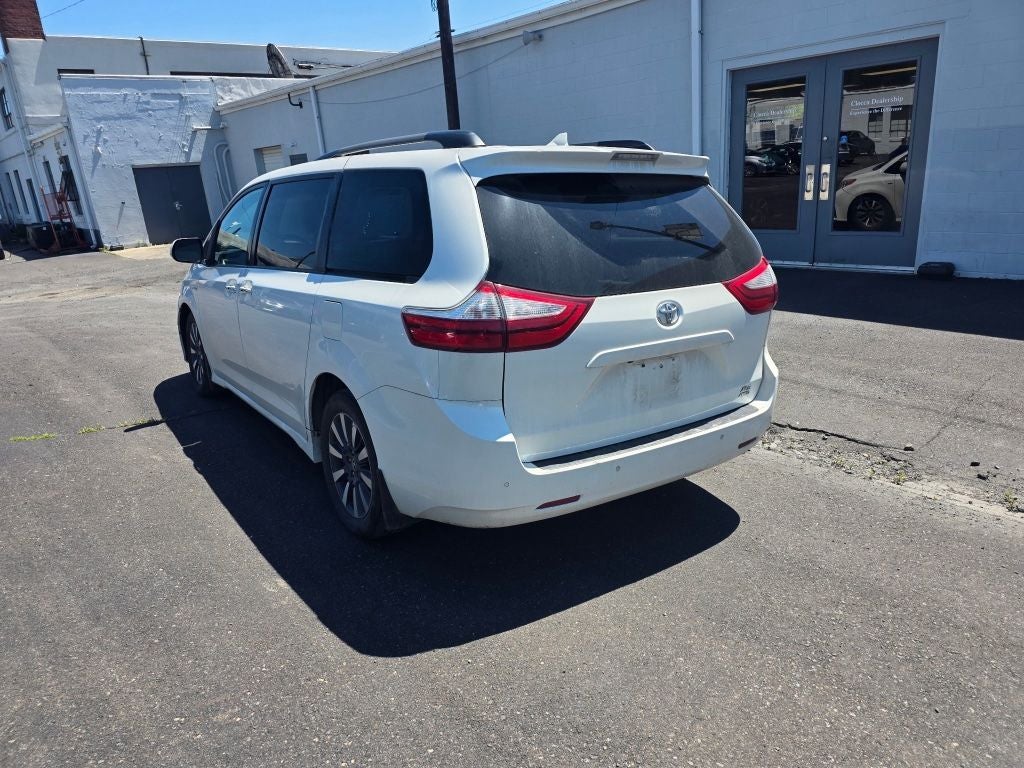 2019 Toyota Sienna XLE 7 Passenger