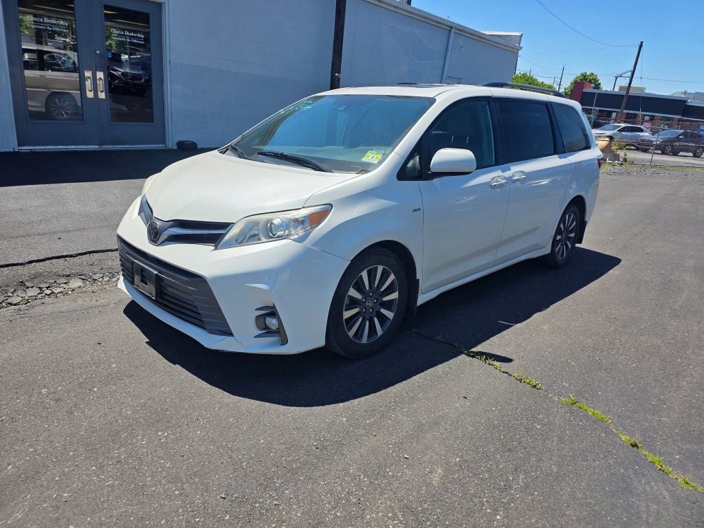 2019 Toyota Sienna XLE 7 Passenger
