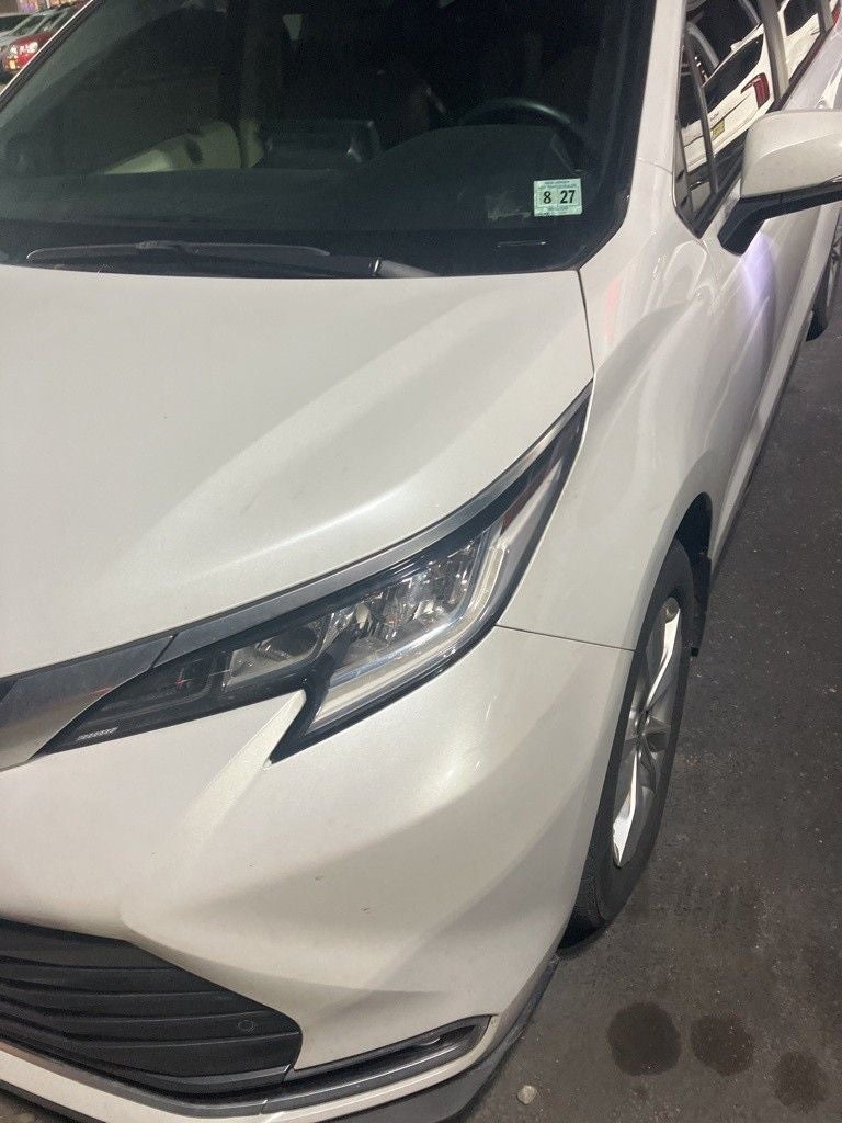 2022 Toyota Sienna Limited 7 Passenger