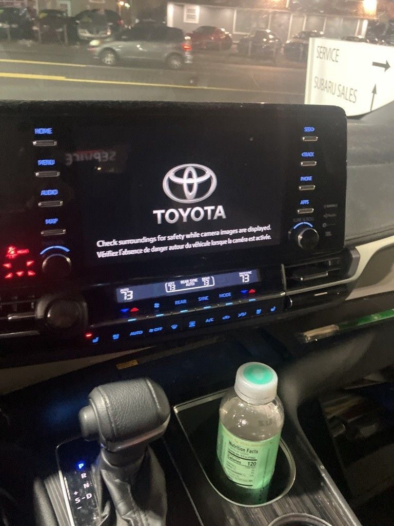 2022 Toyota Sienna Limited 7 Passenger