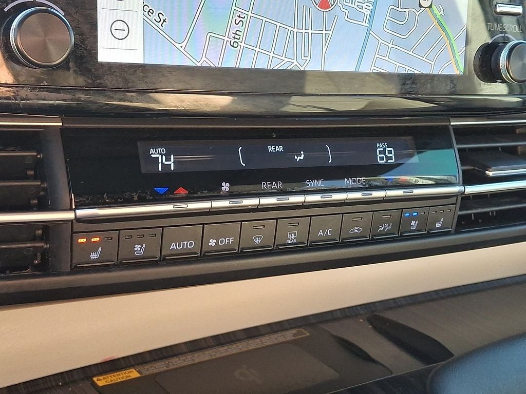 2022 Toyota Sienna Limited 7 Passenger