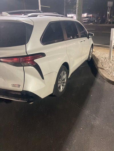2022 Toyota Sienna Limited 7 Passenger