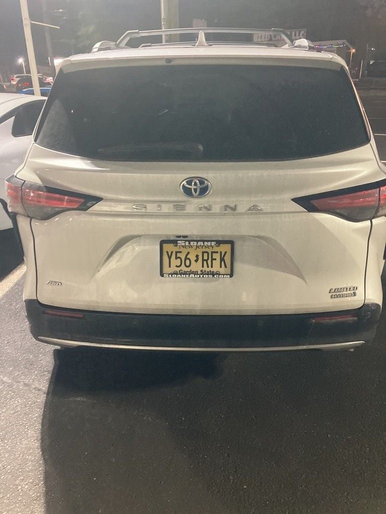 2022 Toyota Sienna Limited 7 Passenger