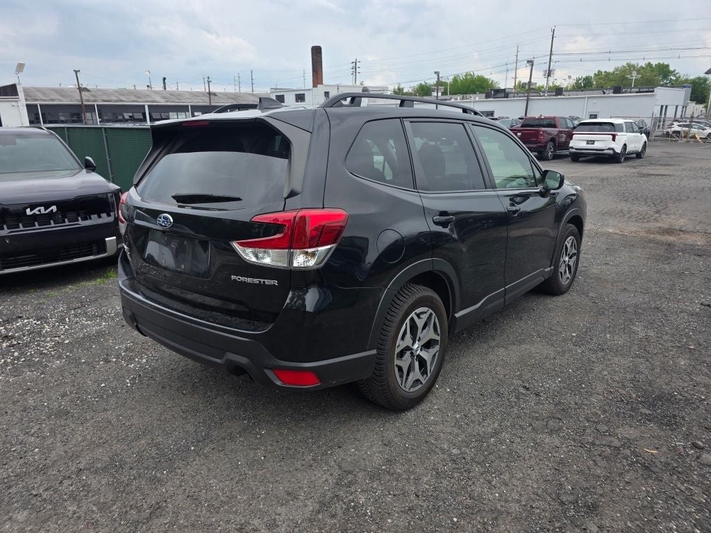 2022 Subaru Forester Premium