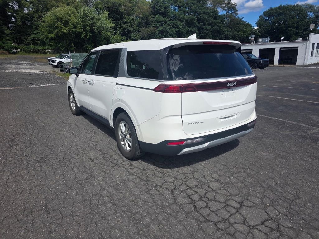 2024 Kia Carnival LX