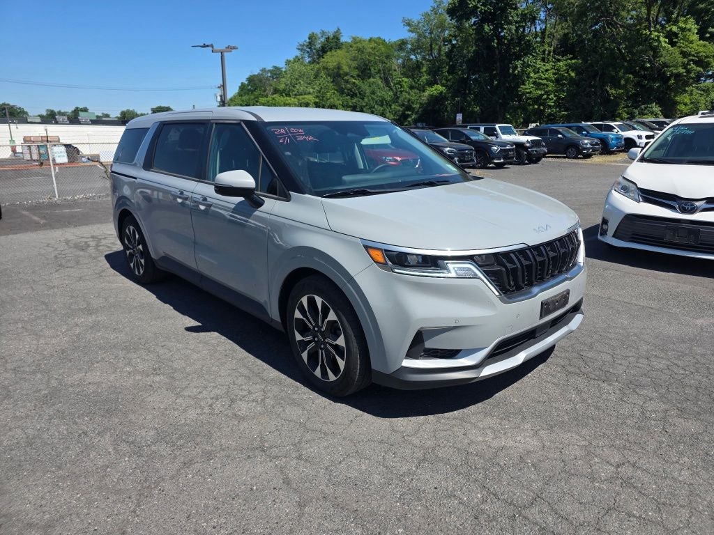 2024 Kia Carnival EX