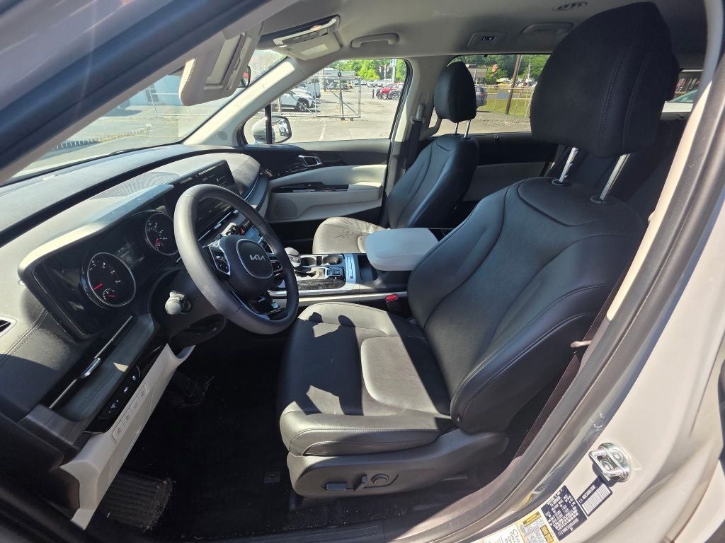 2024 Kia Carnival EX