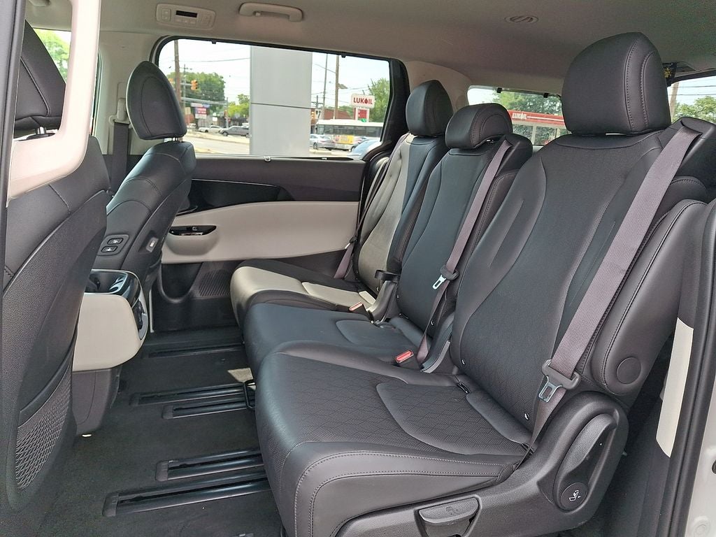 2024 Kia Carnival SX