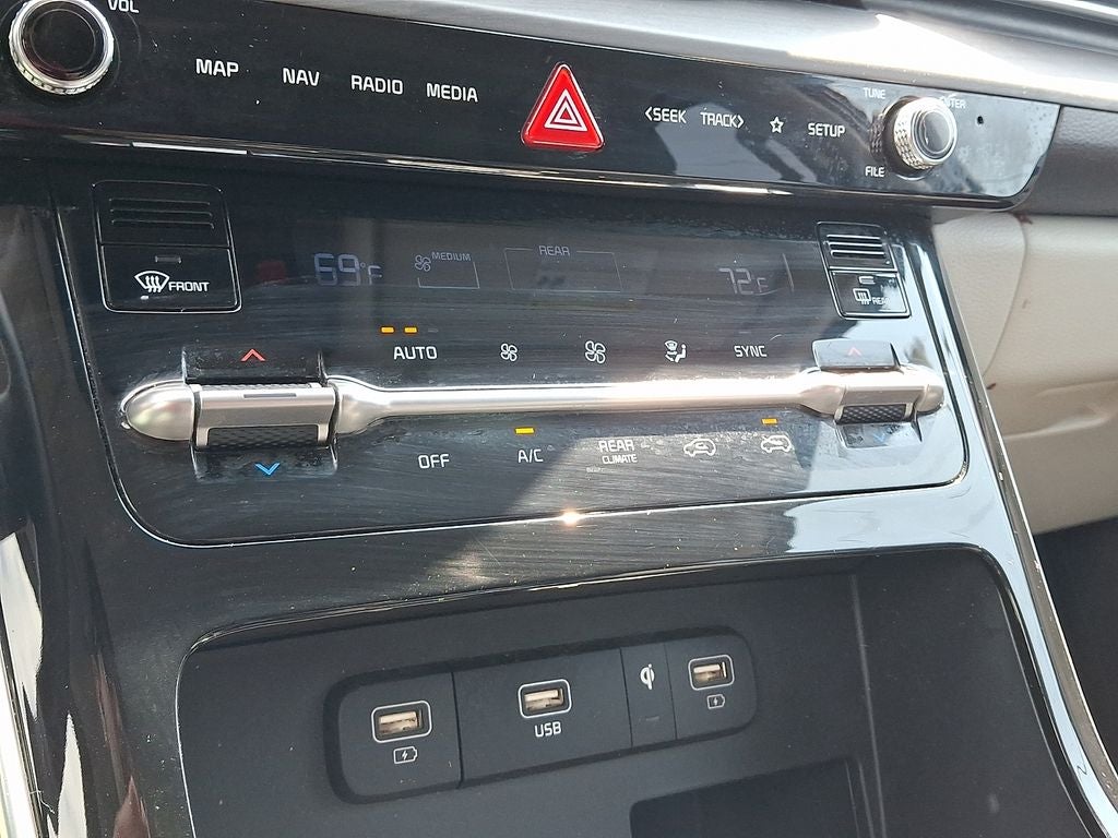 2024 Kia Carnival SX