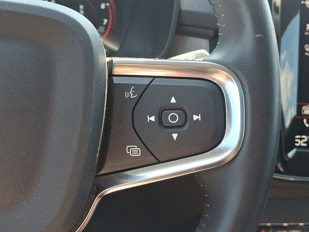 2021 Volvo XC40 T5 Inscription