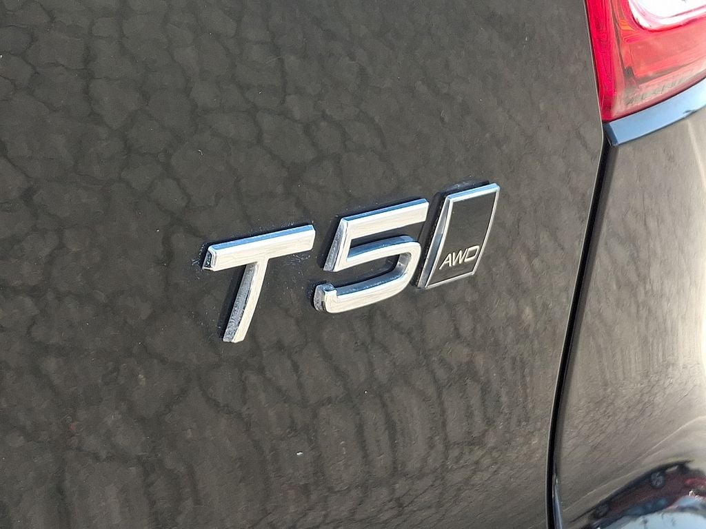 2021 Volvo XC40 T5 Inscription