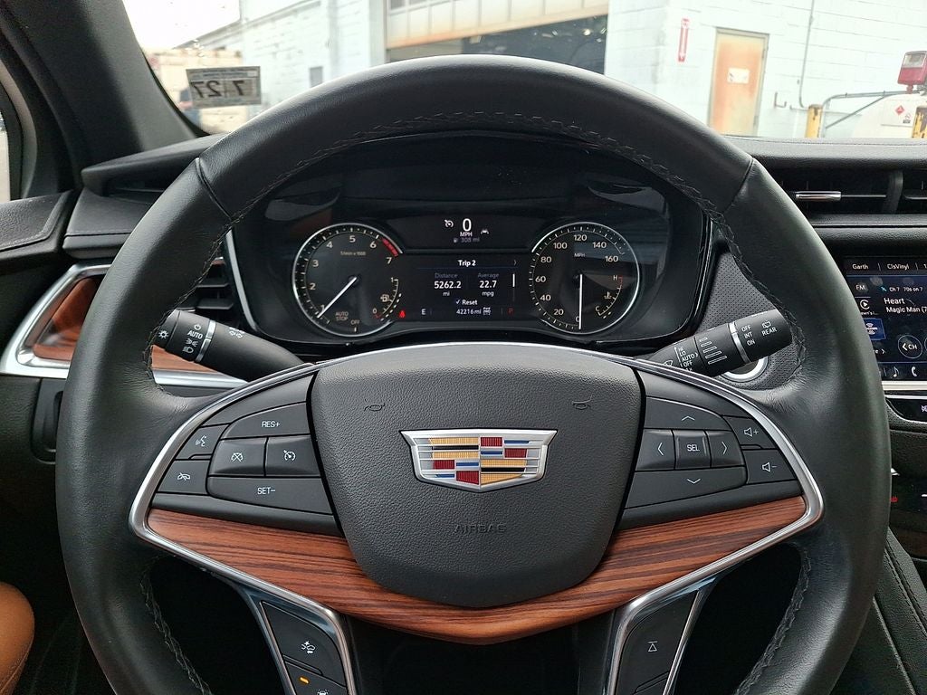 2022 Cadillac XT5 Premium Luxury