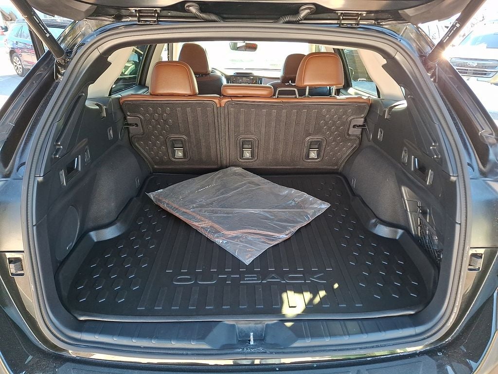 2022 Subaru Outback Touring XT