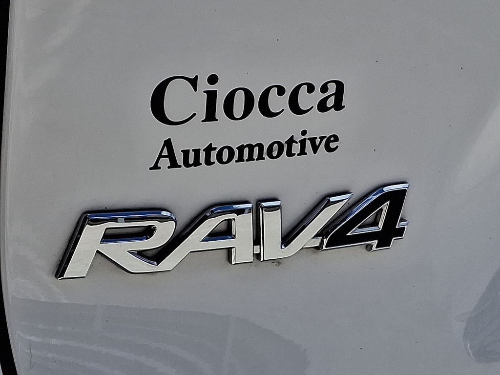 2022 Toyota RAV4 LE