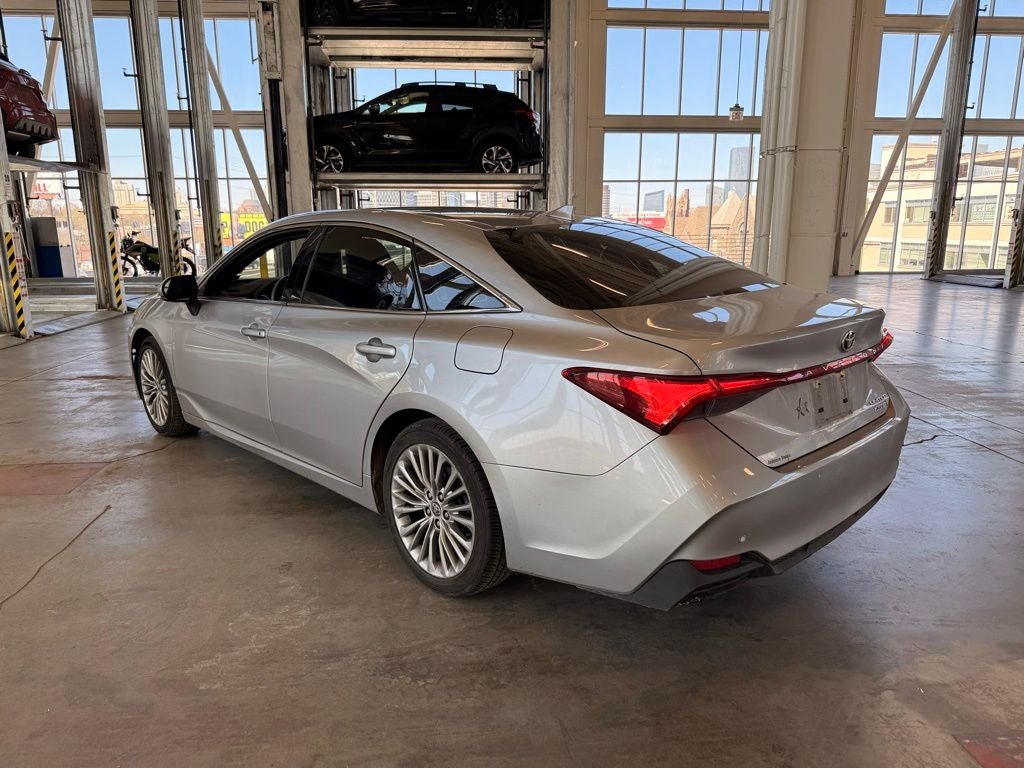 2022 Toyota Avalon Hybrid Limited