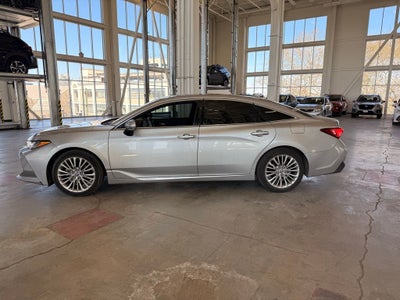2022 Toyota Avalon Hybrid Limited