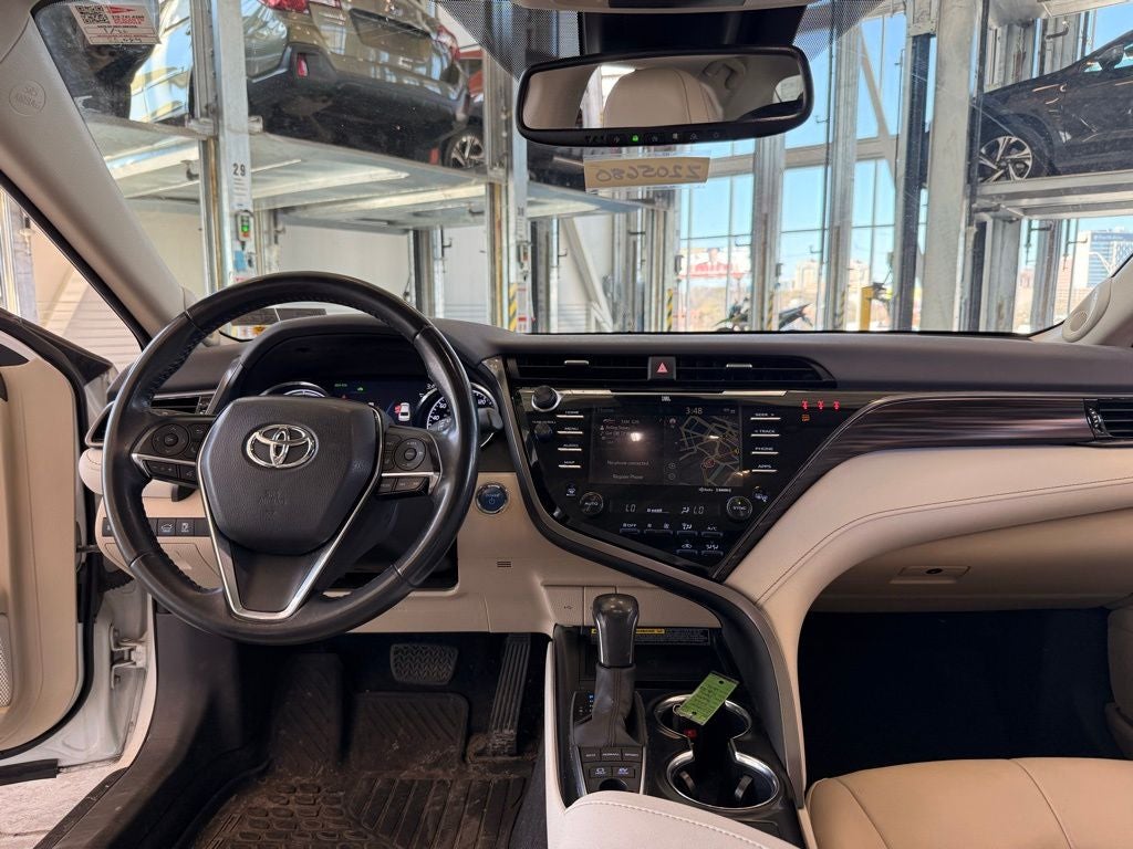 2020 Toyota Camry Hybrid XLE