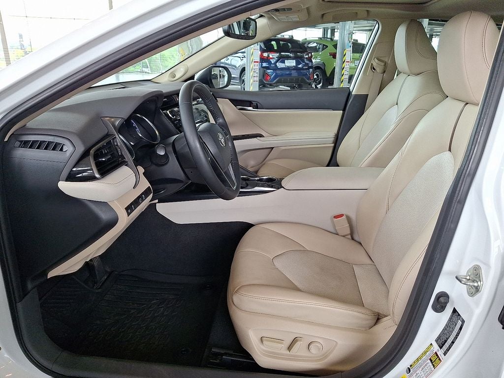 2020 Toyota Camry Hybrid XLE