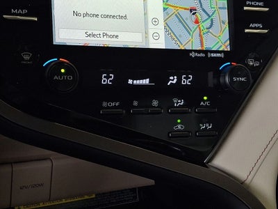 2020 Toyota Camry Hybrid XLE