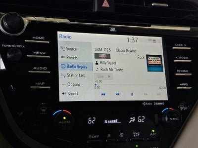 2020 Toyota Camry Hybrid XLE