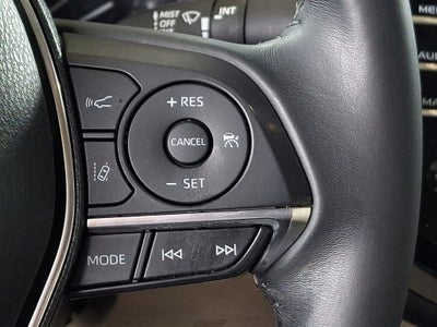2020 Toyota Camry Hybrid XLE
