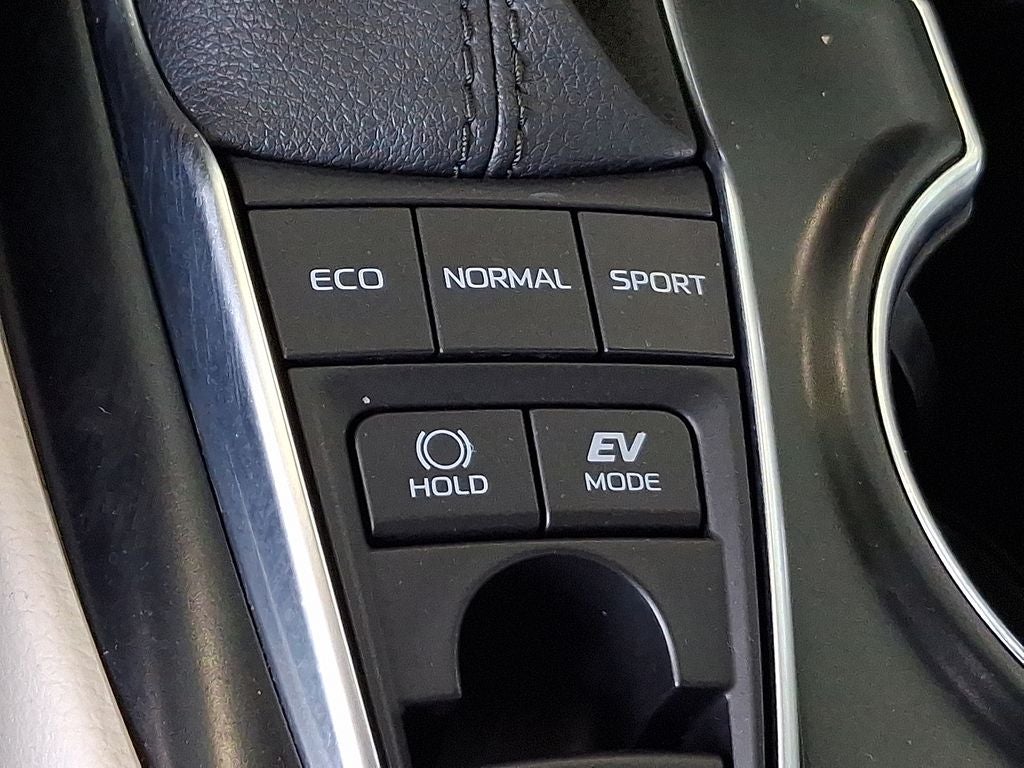 2020 Toyota Camry Hybrid XLE